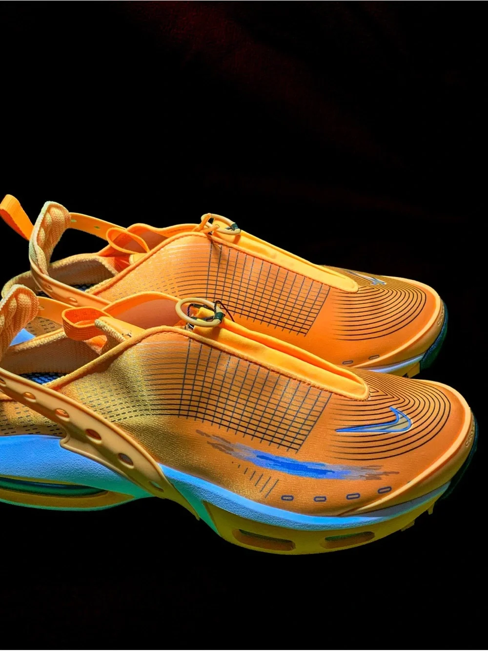 Nike Unisex Orange Sneakers with Blue Accents 12.5 W and 14 men’s